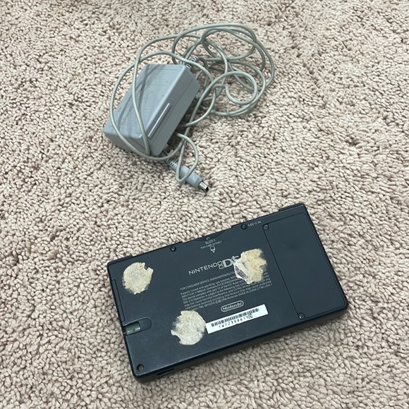 Used blue Nintendo DSI - Picture 2 of 6